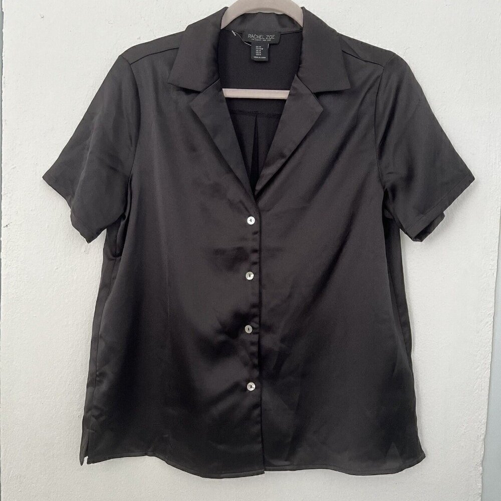 NEW Rachel Zoe Silky-smooth blouse Top MEDIUM Black Pockets abalone buttons - Picture 3 of 9